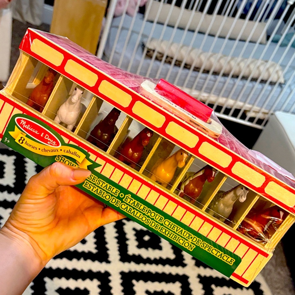 Melissa & Doug Show Horse Stable - Red and Yellow